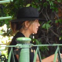 Jennifer Aniston s prijateljicom u Italiji