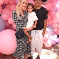Ashlee Simpson u haljini gingham uzorka