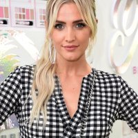 Ashlee Simpson u haljini gingham uzorka