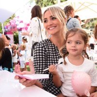 Ashlee Simpson u haljini gingham uzorka