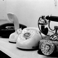 Stari fiksni telefoni