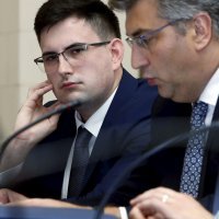 Andrej Plenković i Zdravko Marić predstavljaju poreznu reformu