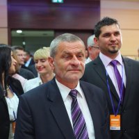 Praćenje rezultata izbora za zastupnike u Europski parlament u stožeru Hrvatskih laburista. Dragutin Lesar.