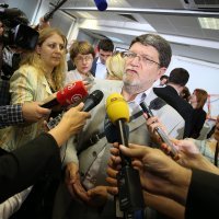 Praćenje rezultata izbora za zastupnike u EU parlament u stožeru SDP-a. Tonino Picula