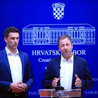 Petrov i Panenić govorili o Vladinom prepuštanju Ine MOL-u