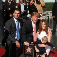 Donald Trump s obitelji na otkrivanju zvijezde na Stazi slavnih 2007.