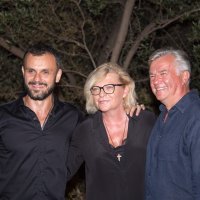 Poznati na premijeri predstave Pod balkonima