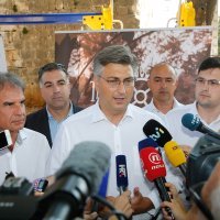 Kolinda Grabar-Kitarović i Andrej Plenković na 43. Trci na prstenac