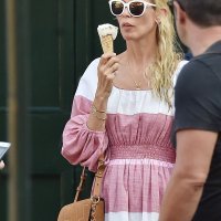 Claudia Schiffer s obitelji na odmoru