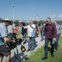 Milan Bandić predstavlja budući Tuđmanov spomenik