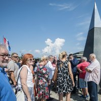 Milan Bandić predstavlja budući Tuđmanov spomenik