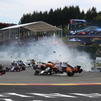 Nesreća Alonsa na startu