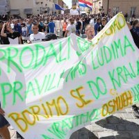 Radnici Uljanika i 3. maja održali prosvjedni skup ispred Banskih dvora