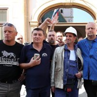 Radnici dolaze na sastanak s premijerom Andrejom Plenkovićem