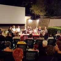 Odvalimo se poezijom