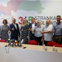 Konferencija za medije povodom suradnje Stranke rada i solidarnosti i Nezavisne liste Bura.