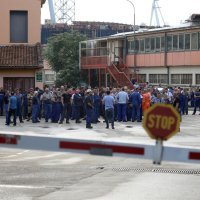 Radnici 3. maja blokirali ulaz u brodogradilište
