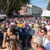 Radnici Uljanika i dalje prosvjeduju zbog neisplaćenih plaća