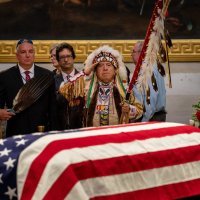 Komemroacija za McCaina