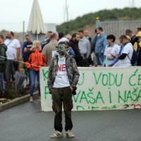 Prosvjednici blokirali ulaze u Županijsko odlagalište otpada Marišćina