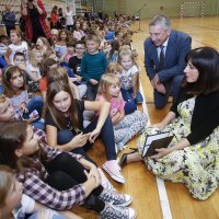 Ministrica Blaženka Divjak prvog dana škole u OŠ Milke Trnine u Križu