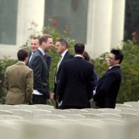 Princ William s prijateljima s faksa