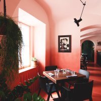Brokenships Bistro