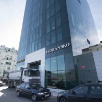 Kamionima zapriječen ulaz u zgradu AGRAM osiguranja