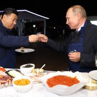 Vladimir Putin i Xi Jinping peku palačinke