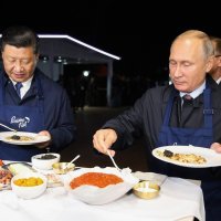 Vladimir Putin i Xi Jinping peku palačinke