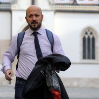 Gordan Maras obratio se medijima ispred Gradske skupštine
