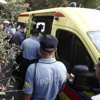 Iz kuće romske obitelji hitna pomoć odvela mlađu žensku osobu