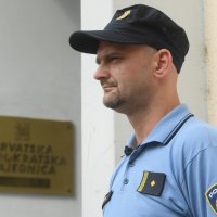 Autohtoni pravaši prosvjeduju ispred središnjice HDZ-a