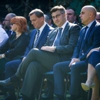 Andrej Plenković i Gabrijela Žalac na svečanom mimohodu Vinkovačkih jeseni