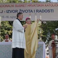 Svečana euharistija povodom susreta hrvatskih katoličkih obitelji
