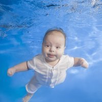 Bebe koje plivaju i rone