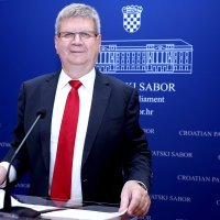 Mirando Mrsić održao konferenciju na temu 'Kako je Pavić ukrao mirovine?'