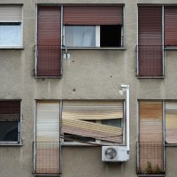 Zagreb: Dijete je palo s balkona u zgradi u Ulici Božidara Adžije