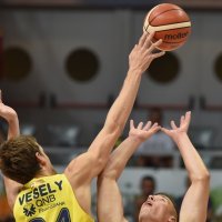 Fenerbahče (Jan Vesely) - Olimpia Milano (Kaleb Tarczewski)