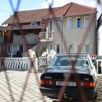 Ispred obiteljske kuće u Dubravi došlo je do pucnjave iz vatrenog oružja