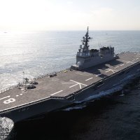 Japanski razarač-nosač helikoptera 'Izumo'