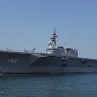 Japanski razarač-nosač helikoptera 'Izumo'