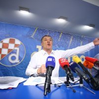 Zdravko Mamić na presici na kojoj je pokazao lažne SMS-ove