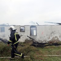 Planula baraka kod motela Plitvice, gašenje u tijeku