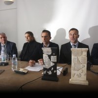 Press konferencija o primopredaji novonađenog ulomka Lumbarajske psefizme