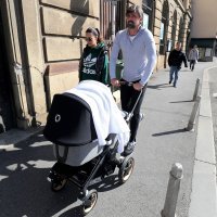 Nives i Goran Ivanišević u šetnji sa sinom