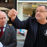 Dražen Keleminec održao konferenciju ispred Srpskog narodnog vijeća