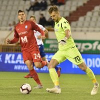 Josip Posavec protiv Osijeka