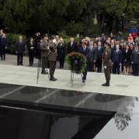 Vlada RH na Mirogoju položila vijence