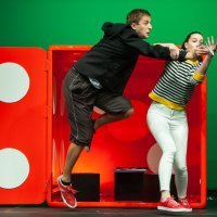 Kazališna predstava 'Bolje biti bogat i sretan'